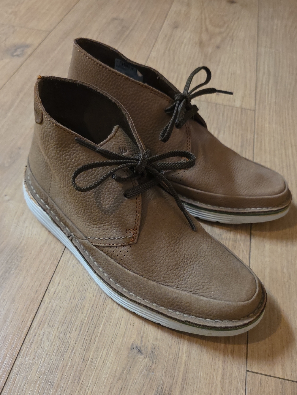Clarks Bruno Top Men's Taupe Nubuck Chukka Boot Lace-Up NWT Size 8